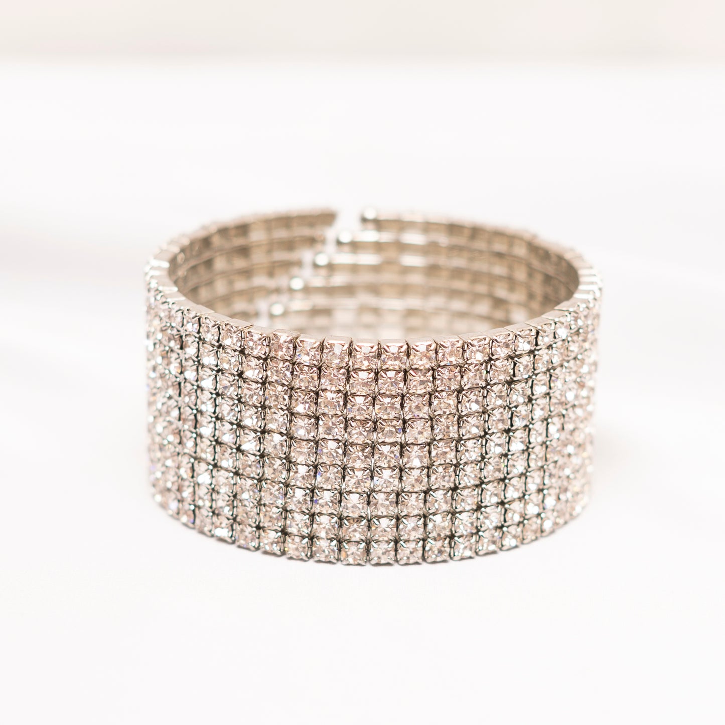 Zirconia Stones Bracelet (Adjustable size)