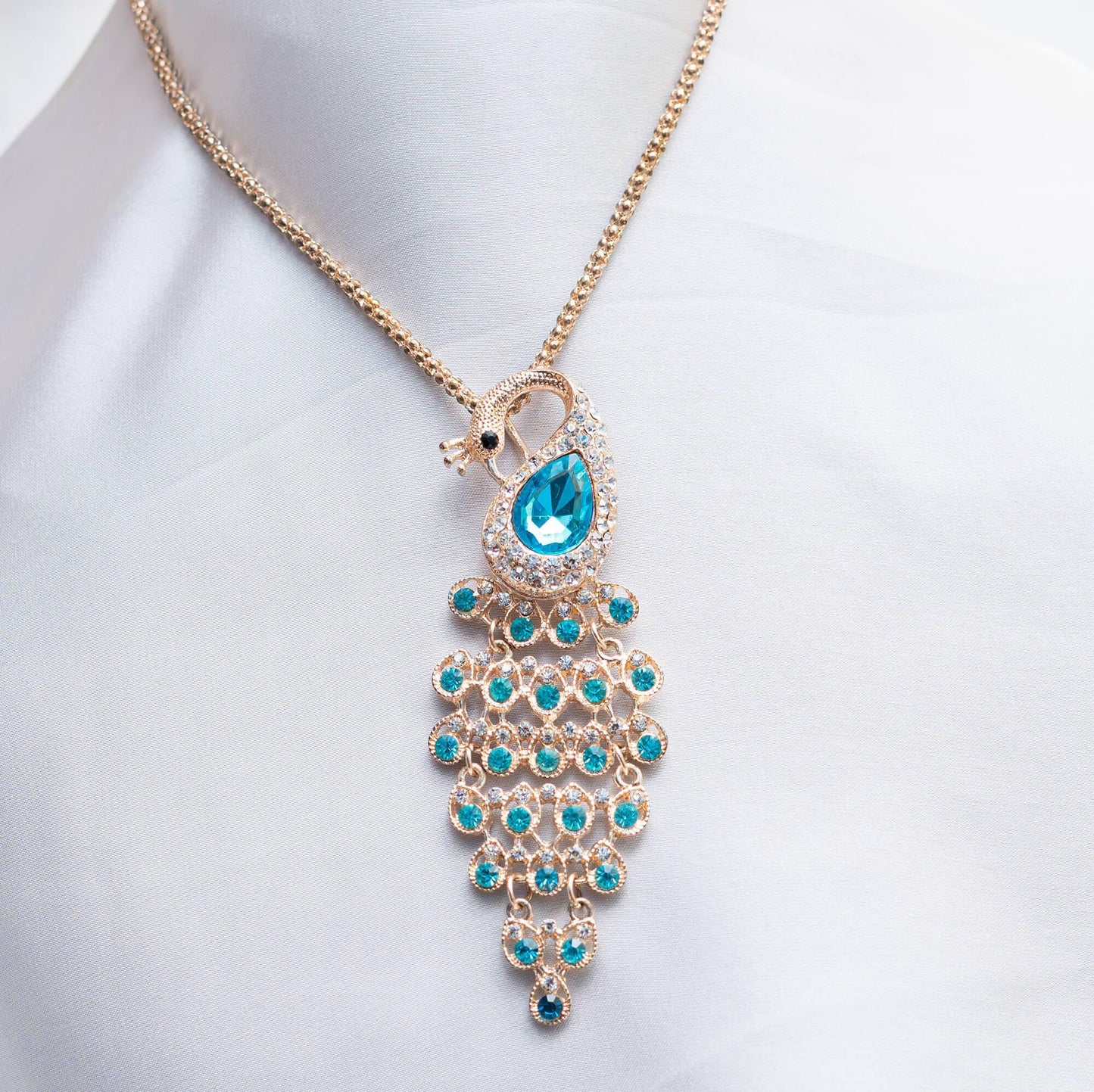 Cyan Peacock Pendant - Look Richie