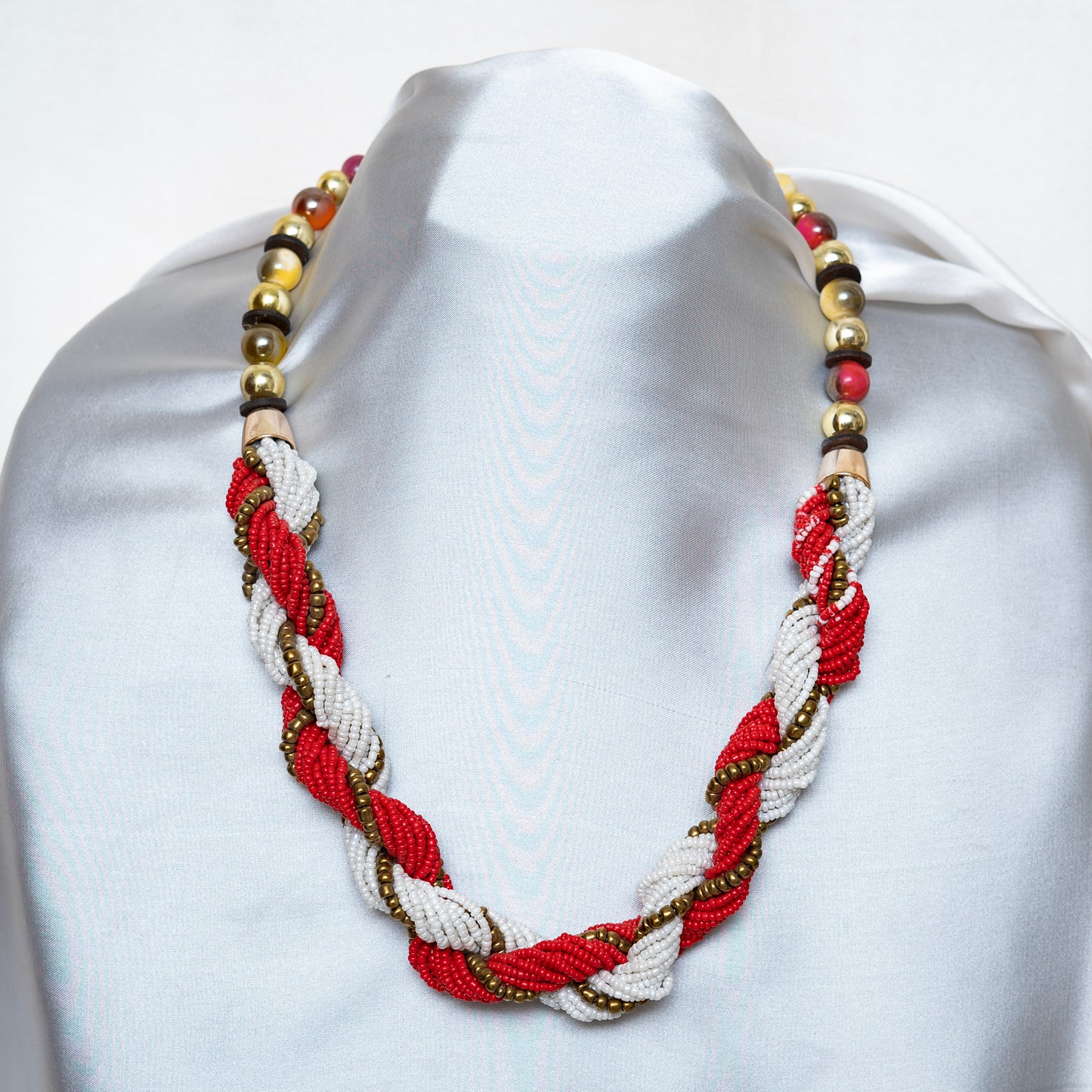 Red n White Maala