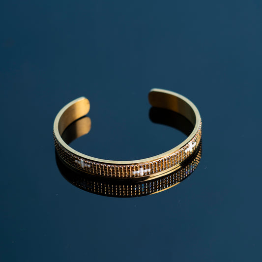 Golden n Pearls Bracelet